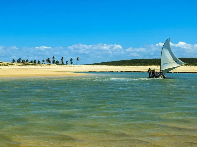 Terreno na Prainha Próximo ao Mar e LagoaIdeal para KitesurfAquiraz/CE, Perto do Porto das