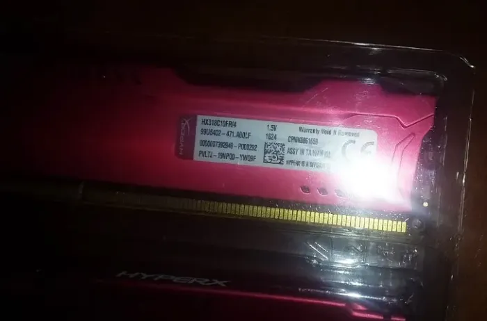 Kit 8gb (2x4gb) Ddr3 Kingston HyperX Fury 1866mhz Vermelha / Gamer