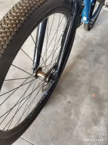 Bicicleta absolute nero aro 29 super conservada vendo no cartão de crédito ou débito 