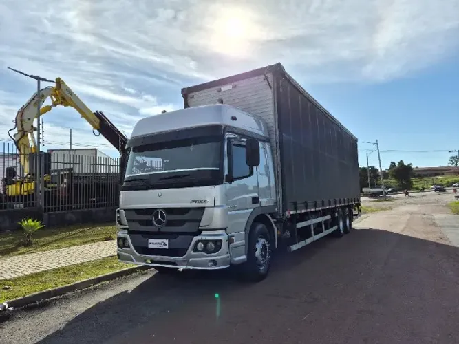 Mercedes Benz Atego 2429 2012 Teto Alto e Cabine Leito, Baú Sider, com Agrego na Trombini