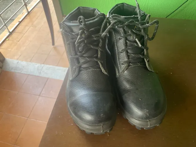 Bota Bico aço resistente até 500v