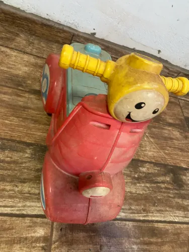 Motoquinha de empurrar 