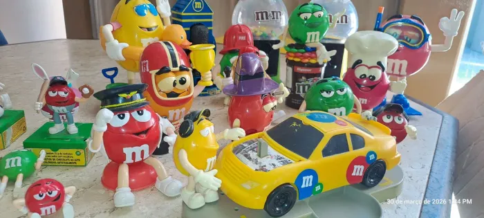 Bonecos dispenser M&M
