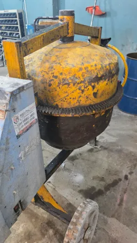 Betoneira 250l menegotti profissional