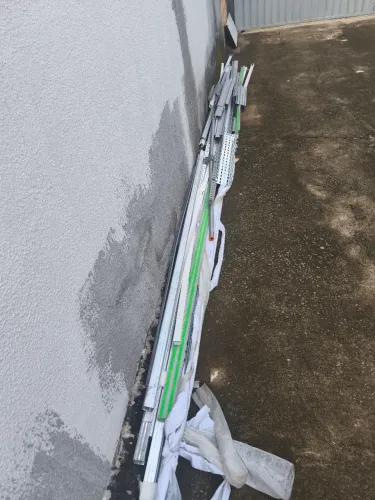 Material de infra estrutura com perfilado e eletrocalha com emendas ,barra roscada ,suport