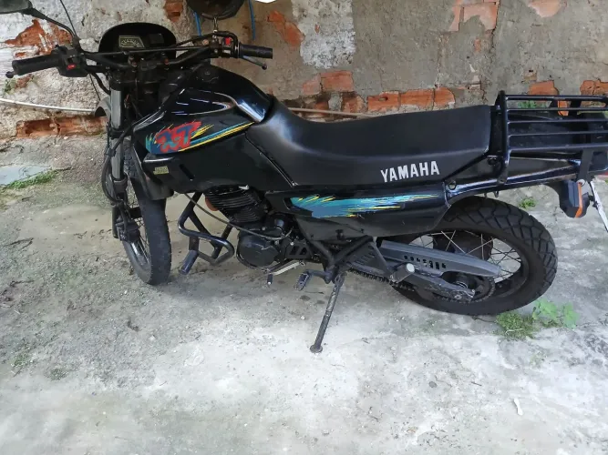 Vendo XT600E 93/94 muito conservada. Só venda, não quero troca.