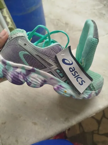 Tênis feminino novo