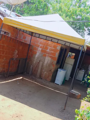 Vendo tenda 3x3 pouco tempo montada , n faço entrega