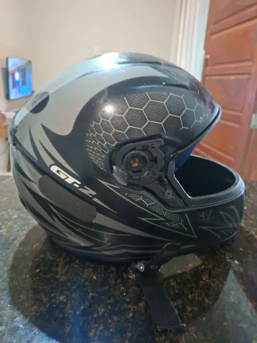 Capacete Fw3 gt2 sem viseira em ótimo estado 
