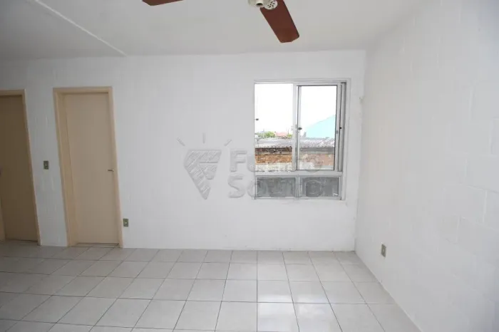 Excelente apartamento na Rua Rafael Pinto Bandeira com 2 quartos.