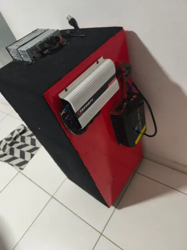 Vendo som automotivo, serve pra carro e pra casa,uso em casa