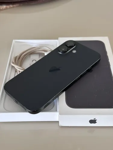iPhone 16 preto, seminovo