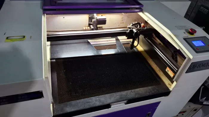  Máquina de Corte e Gravação a Laser CO2 - 80W | OPORTUNIDADE | DESAPEGO