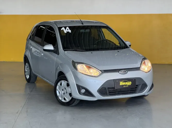 Ford Fiesta 1.0 Rocam SE Plus Hatch 8V Flex 4P Manual 2014