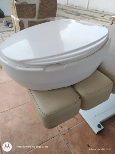 Assento de vaso elevado macio