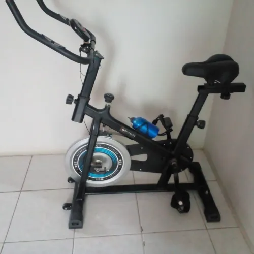 Bicicleta Ergométrica Spinning 8kg WCT Fitness