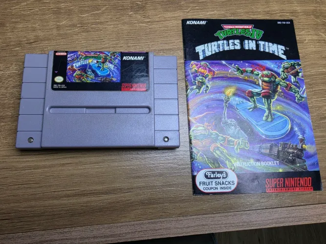 Jogo TMNT Turtles in Time com Manual Originais Super Nintendo