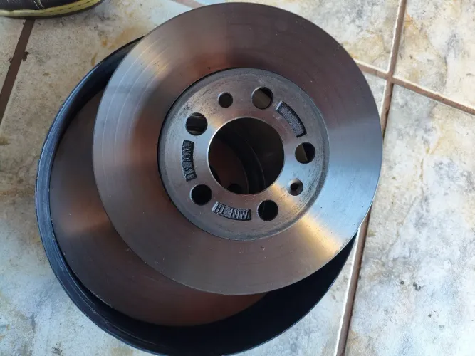 Disco de freio 5 furos VW