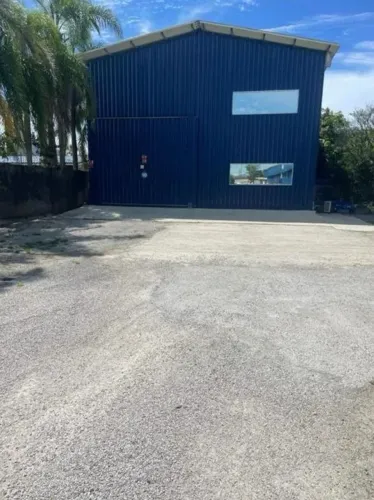 Galpão Comercial para Alugar em Florianópolis/SC - Bairro Vargem Pequena.