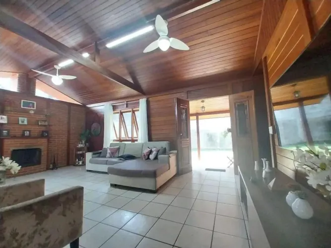 Casa à venda em Cotia, Granja Clotilde, com 3 quartos, com 185 m²