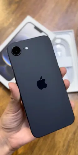 iPhone 16e