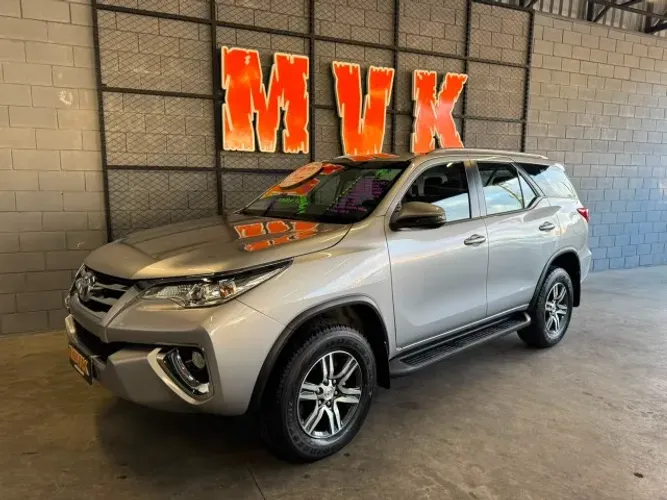 Toyota Hilux SW4 SR 4X2 2.7/ 2.7 Flex 16V Aut. 2019