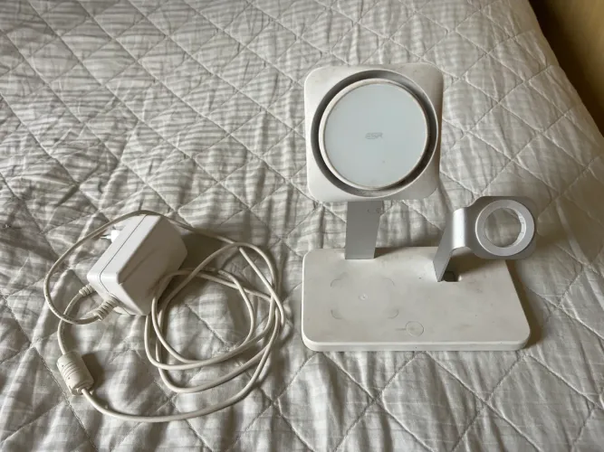 Carregador 3 em 1 para iPhone, air pods e Apple whatch