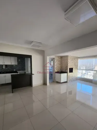 100 m² sendo 3 dorms c/3 suítes, 3 banheiros , 2 vagas paralelas e 1 deposito localizado n