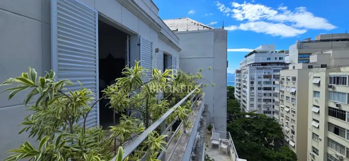 Cobertura Linear de 220m² na Rua Joaquim Nabuco | 3 Quartos, Suíte Master e 1 Vaga | 2ª Qu