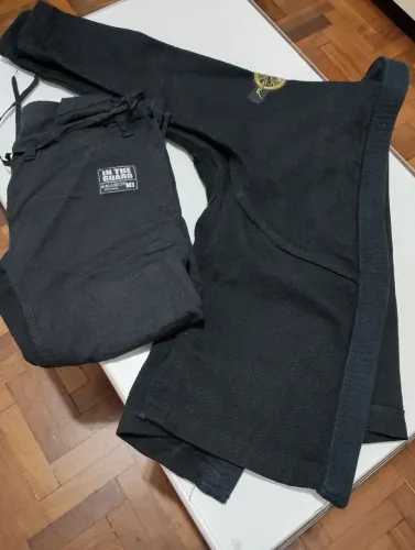 Kimono jiu-jitsu in the guard