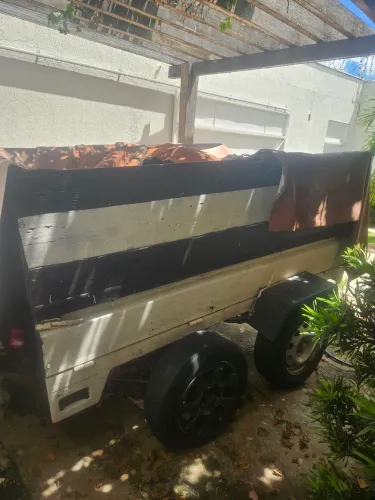 Carretinha 2 eixos 1500 kilos de Capacidade 