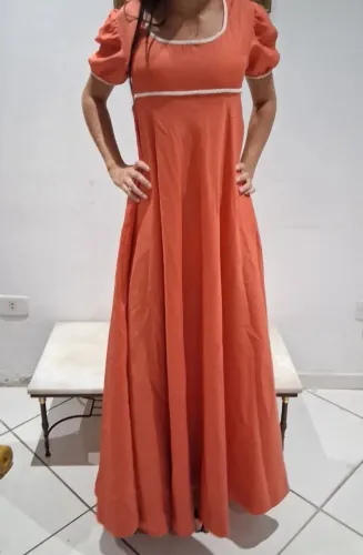 Vestido Longo Coral/Salmão com Mangas Bufantes