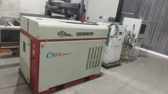 Maquina de corte a jato de agua 5 eixos Dardi Waterjet