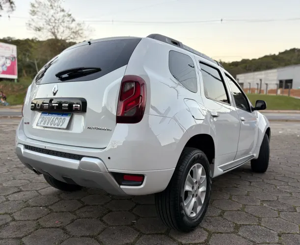 Renault Duster Dynamique 2.0 Hi-flex 16V Aut. 2016