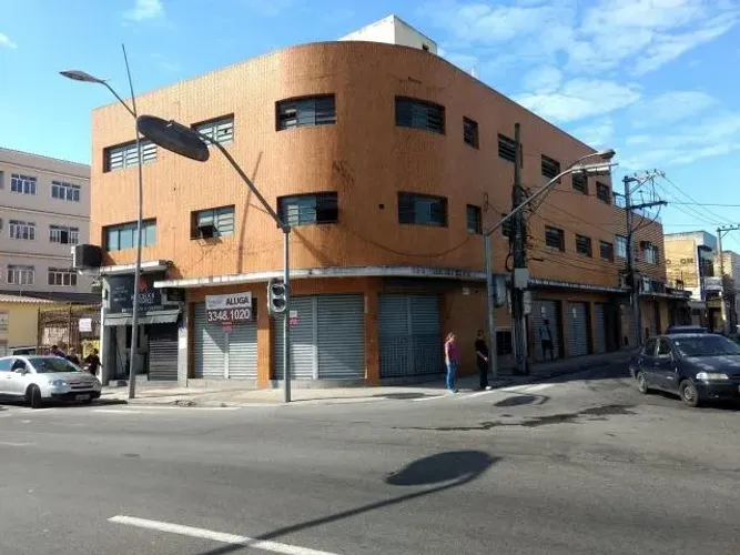 VENDO Prédio Amaral Peixoto (1.000 m²) Av. Amaral Peixoto