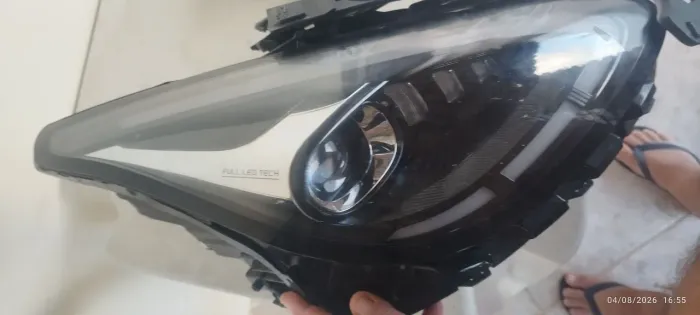Farol Geely ex2