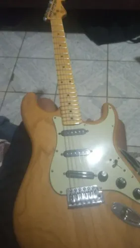 Guitarra stratocaster