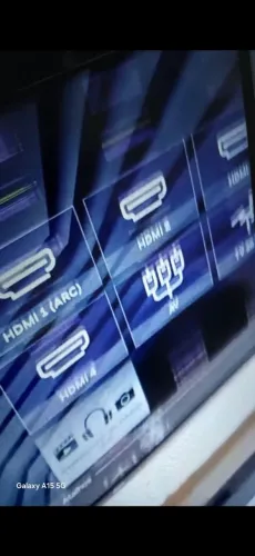 VENDO UMA TV COM DEFEITO SMART FHILCO ROKU 4K 50 POLEGADAS ?