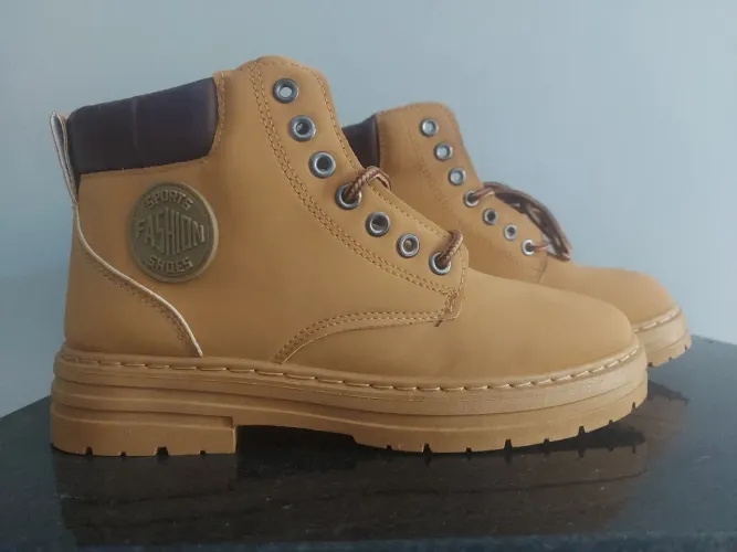 Bota amarela