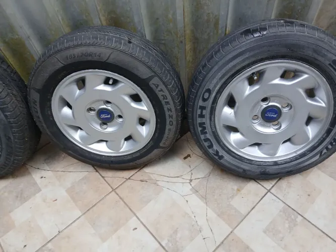 Roda Ford 4 furos