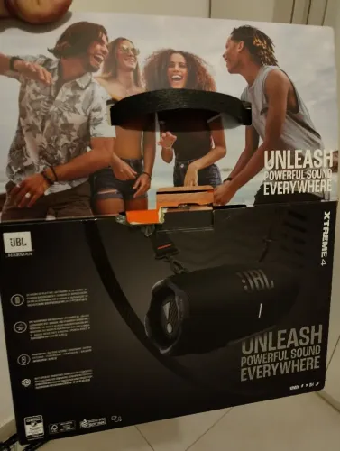 Caixa JBL extreme 4 nova som de muita qualidade , parcelo no cartão aberto a negociação