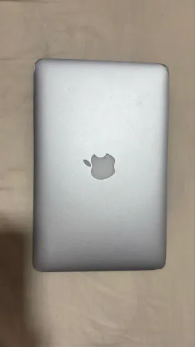 MacBook Air 11? 2013 - Intel i5 + SSD + Carregador