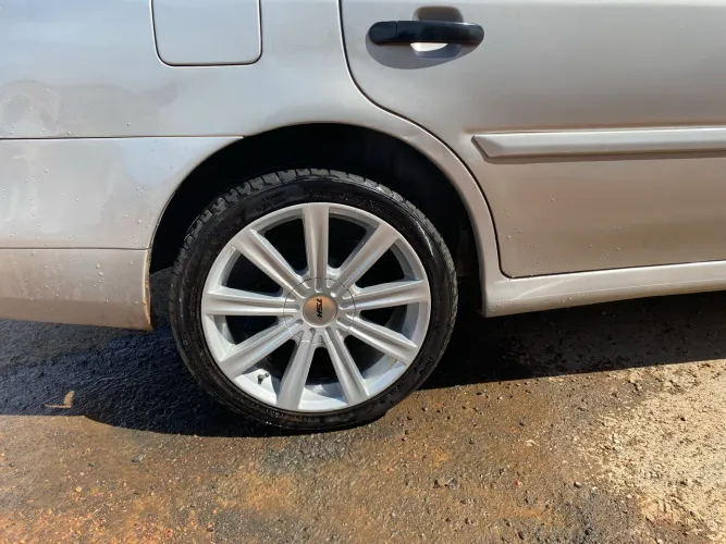 Rodas aro 17 com pneus