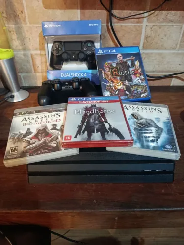 Ps4 PRO FAT, 1tb, 2 controles originais, 5 jogos, EM ESTADO DE NOVO!!!!