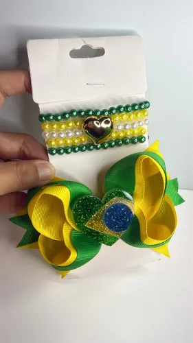 Conjunto Laço e Pulseira Infantil da Copa