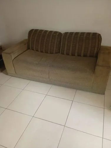 Sofá usado a venda - 2 lugares