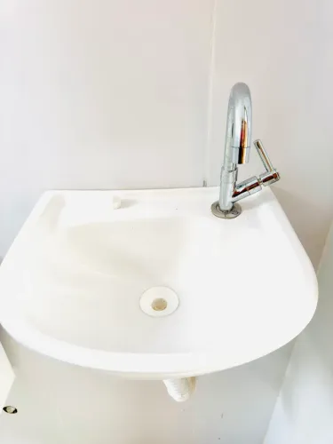Kit pia com torneira inox- Novo