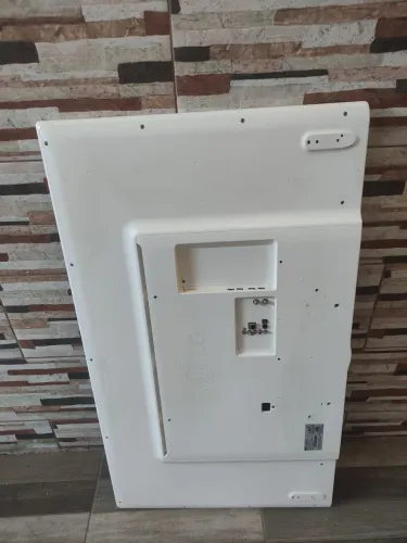 TV 55 polegadas LG com tela quebrada