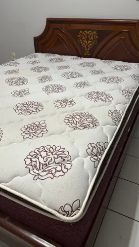 VENDO Colchão Queen Size Mola LFK Onix Sevilla 160X200! Seminovo!