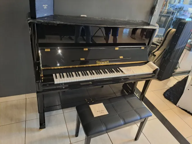 Piano de armário Stewart 